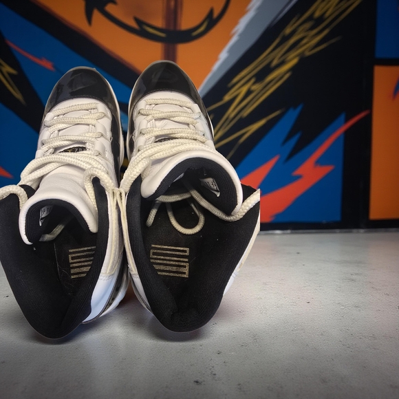 Air Jordan 11 Retro Mid Gratitude Size 8 Defining Moments (CT8012-170) - Picture 5 of 7